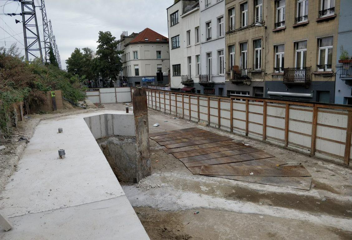 Poutre de couronnement dans la rue d'Aerschot